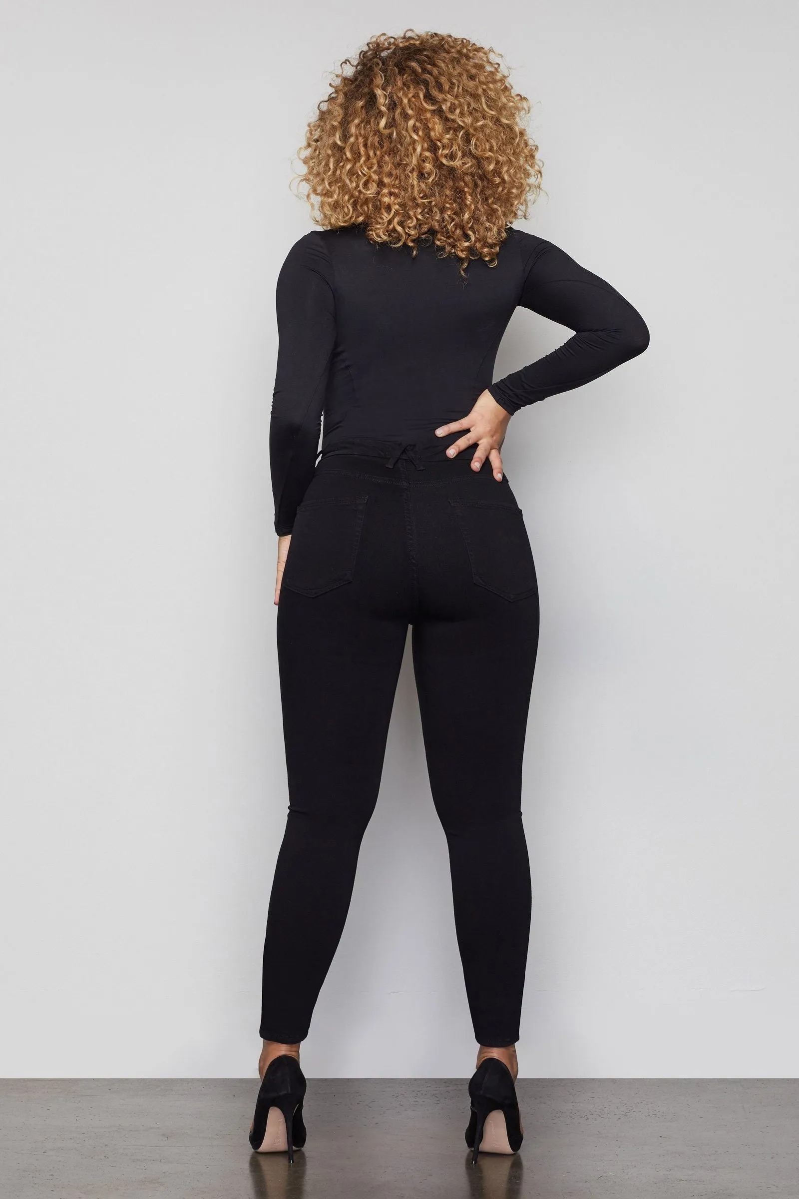 Good American - Good Waist in Black