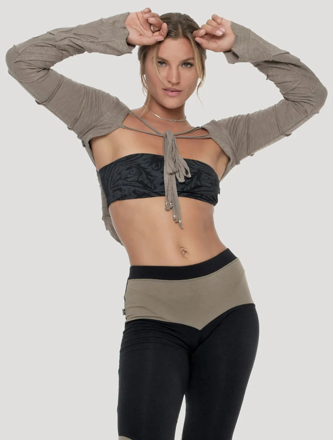 Pecoa Hooded Shrug